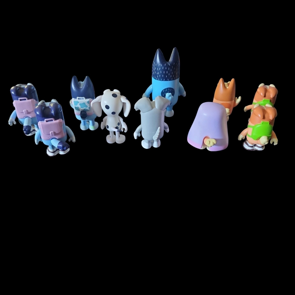 10 Authentic Bluey And Friends Action Figures - Picture 2 of 14